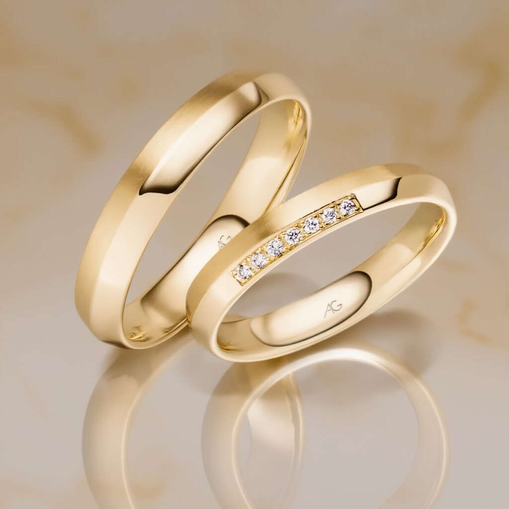 Trauringe Paar Gold mit Brillanten besetzter Damenring