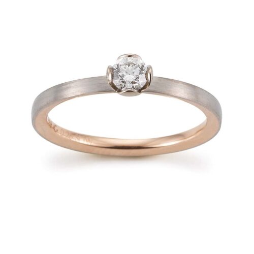 Verlobungsring Antragsring, Rotgold innen, Weißgold außen, 1 Brillant 0,25 ct. Hersteller August Gerstner, Artikelnummer 29766/2