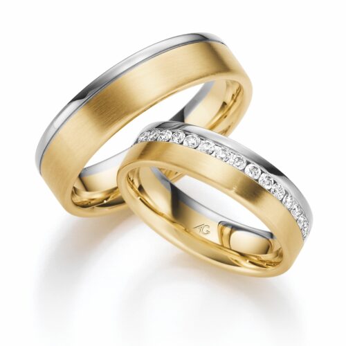 Trauringpaar Bicolor Gelbgold Weißgold, matt, breit, flach, 17 Brillanten M, gesamt 0,34 ct., Hersteller August Gerstner, Artikelnummer 28623